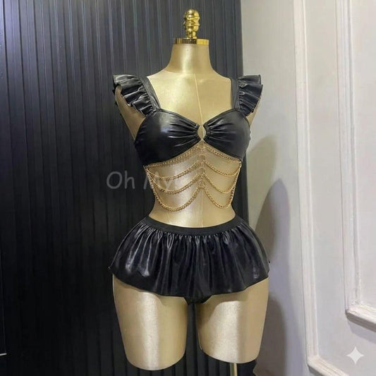 طقم لانجيري اسود مزود ب سلاسل